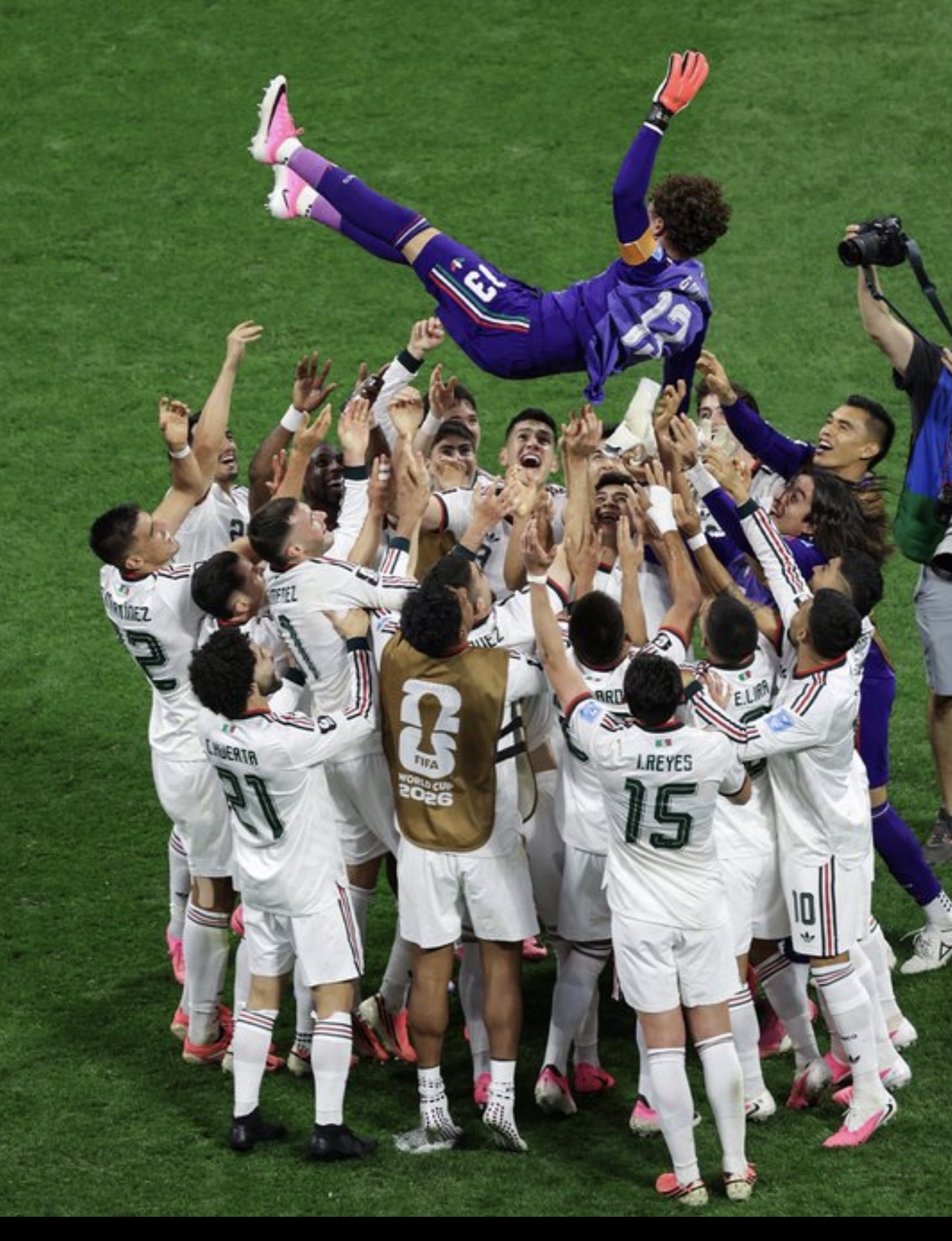 Homenaje total a Memo Ochoa: FIFA Legacy, debut mundialista y despedida soñada en el Azteca