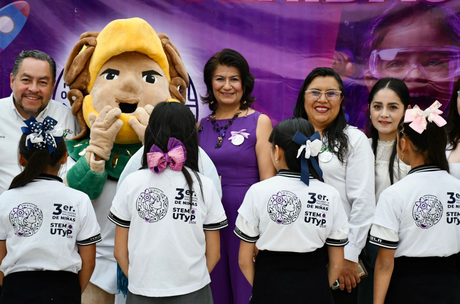 Recibe UTH a 200 niñas para impulsar vocaciones científicas y tecnológicas