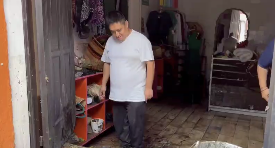 Locatarios del Centro Histórico enfrentan pérdidas tras las lluvias; piden apoyo para desazolvar la 2 Oriente
