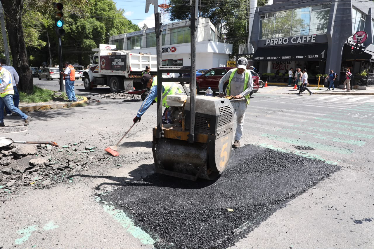 Gobierno de Pepe Chedraui refuerza acciones de bacheo en favor de las y los poblanos