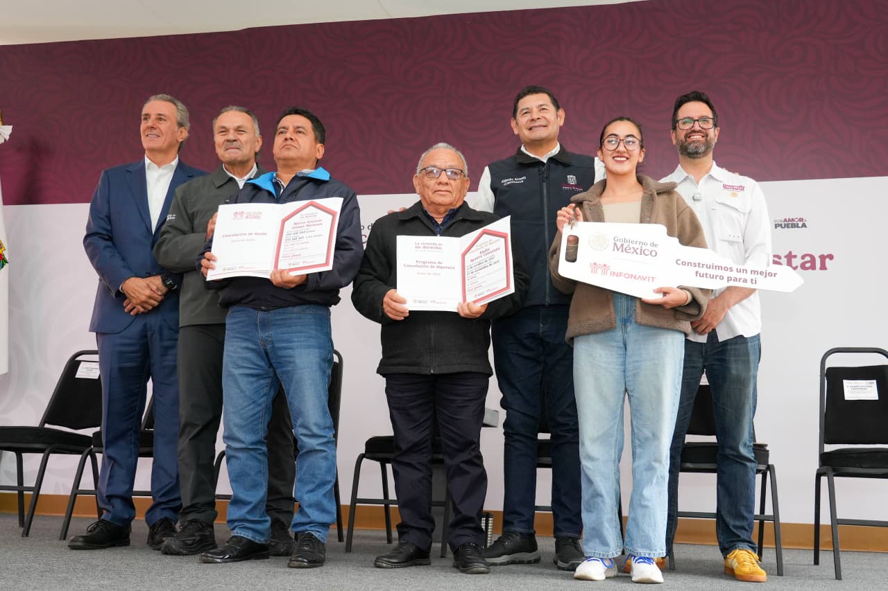 Armenta y Chedraui entregan beneficios del Programa de Vivienda para el Bienestar en Puebla