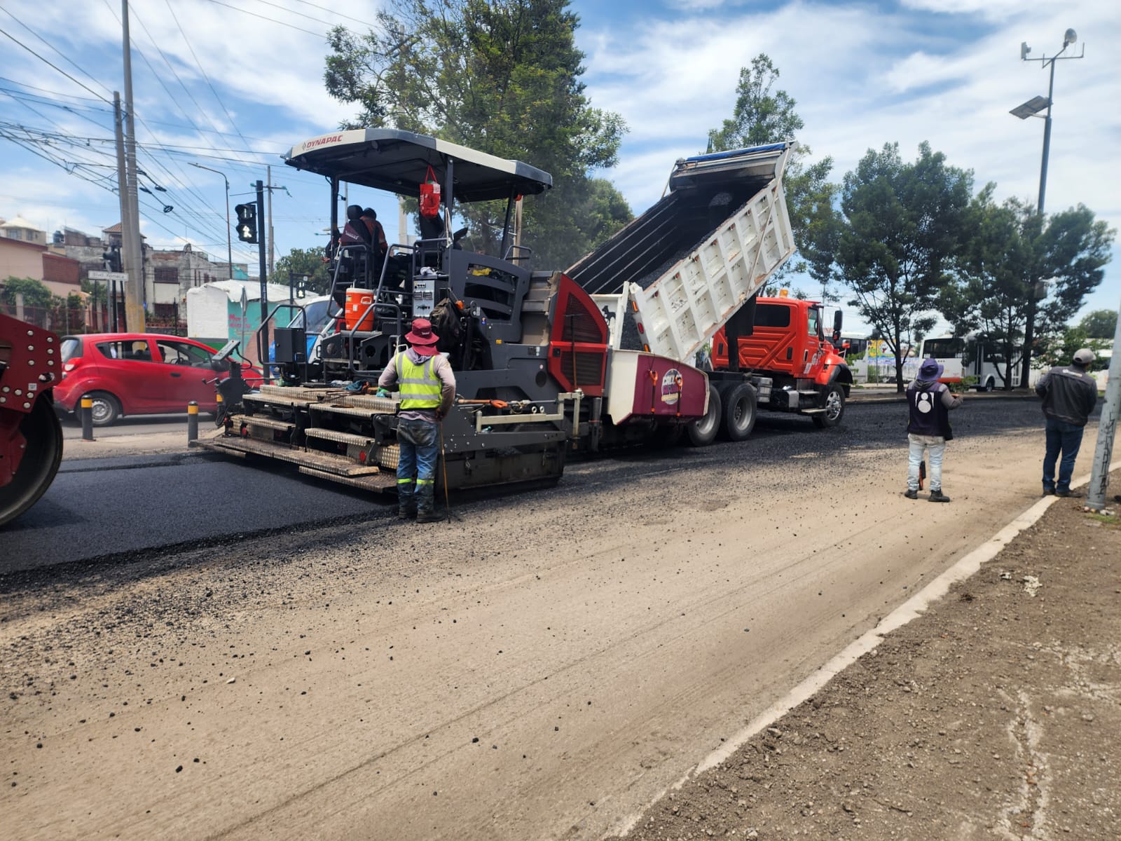 Acelera Pepe Chedraui transformación vial con el Tren Capitalino de Pavimentación