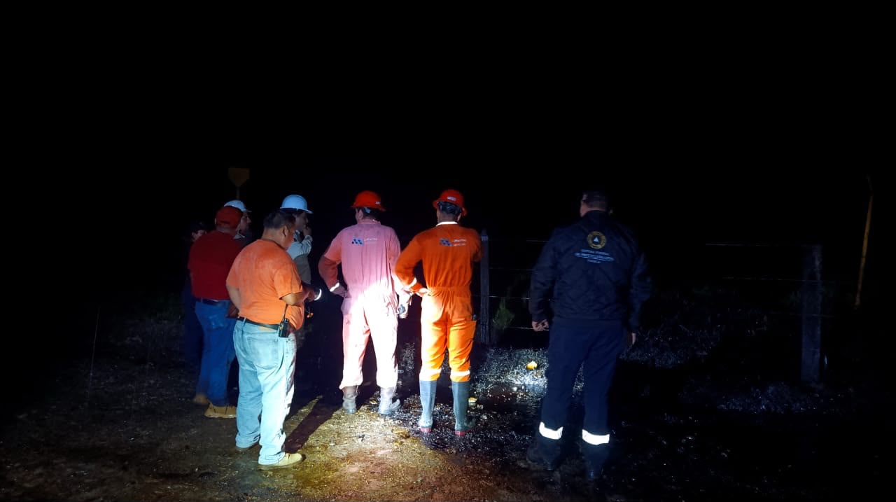 Pemex y Protección Civil brindan atención inmediata a derrame de hidrocarburo en Venustiano Carranza 