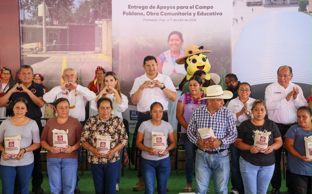 Gobierno Federal y Estatal cumplen compromisos con familias de Pantepec 