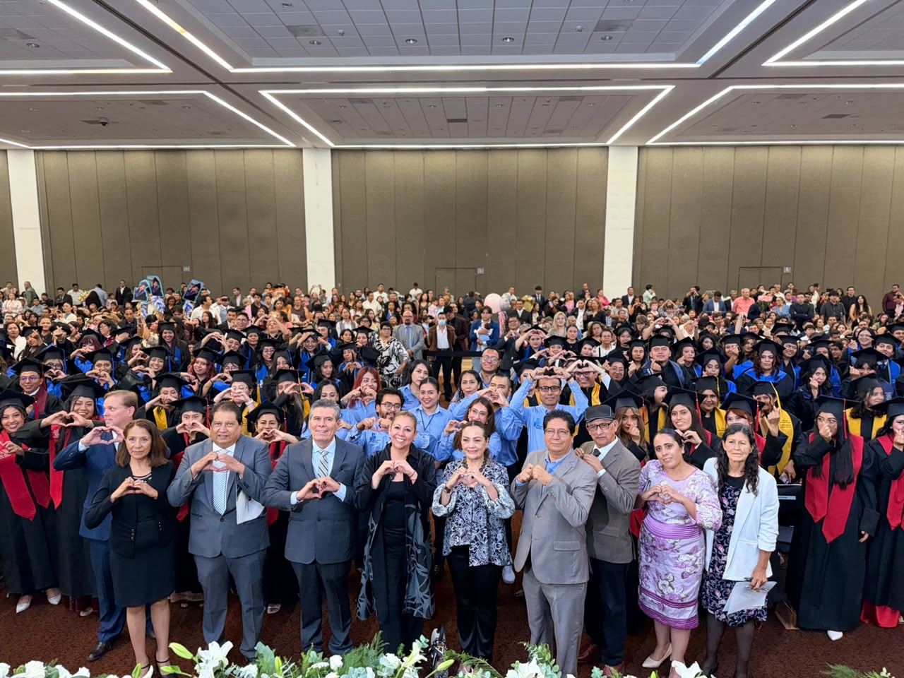 Encabeza secretaria de Bienestar graduación de la UPN