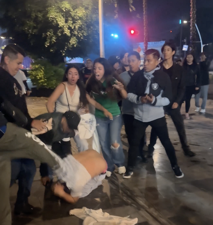 Violencia empaña ambiente mundialista en Puebla; se registra pelea tras el México vs Inglaterra