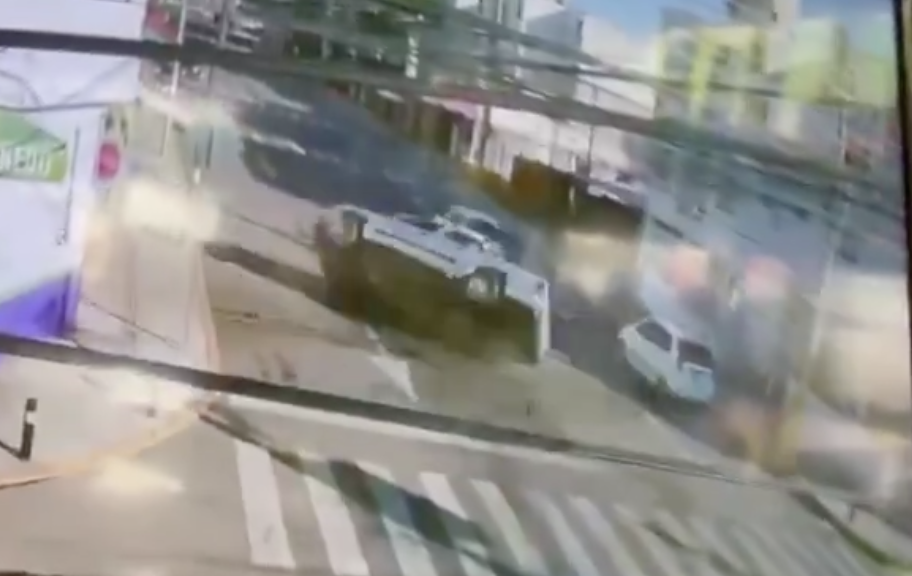 Se viraliza video de aparatoso accidente en la 111 Poniente y 3 Sur de Puebla