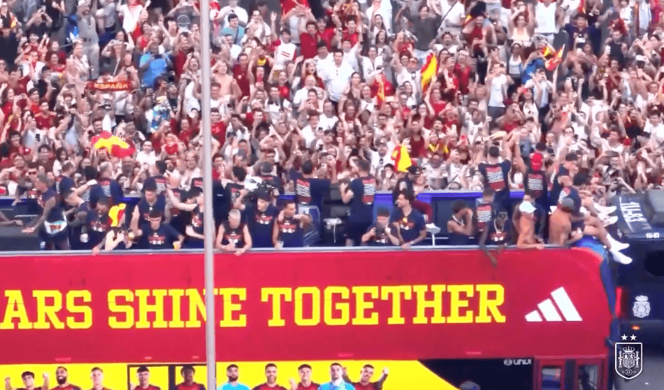 Cibeles vibra con la selección española tras conquistar el Mundial 2026