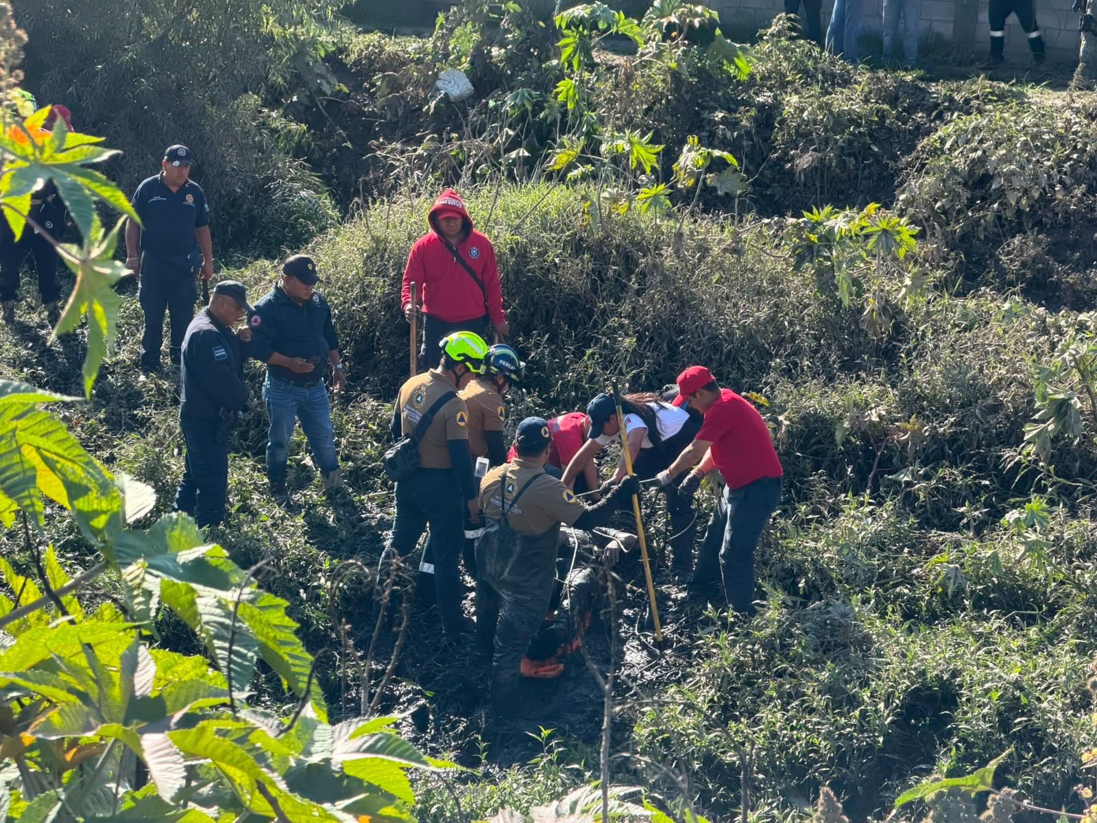 Encuentran el cuerpo del policía que intentó rescatar a personas durante inundación en Ocoyucan