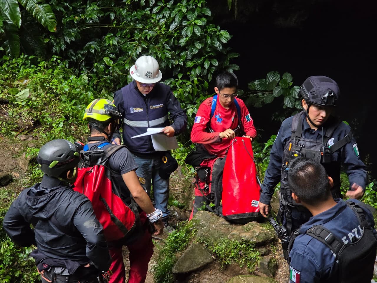 Gobierno Estatal mantiene operativo de alta especialidad para búsqueda en Cuetzalan 