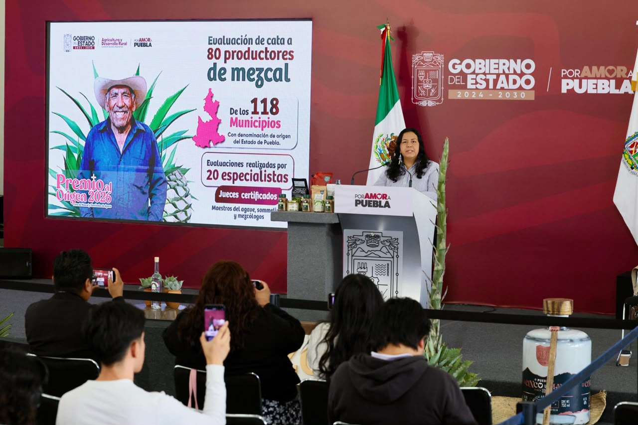 Gobierno estatal reconoce la excelencia del mezcal poblano con “Premio al Origen 2026”