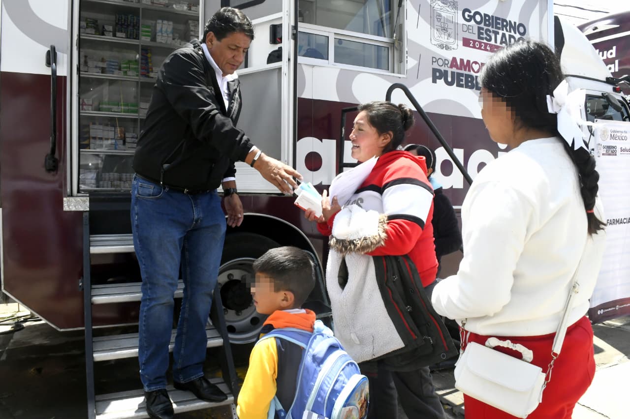 Acerca gobierno estatal servicios de salud a familias de San José Chiapa