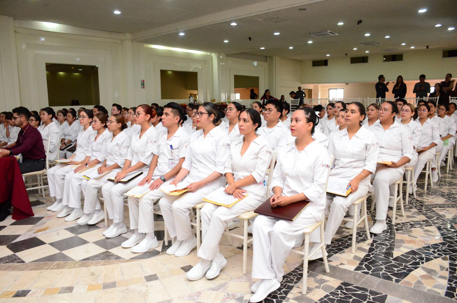 Con servicio social, USEP refuerza presencia en el sistema de salud