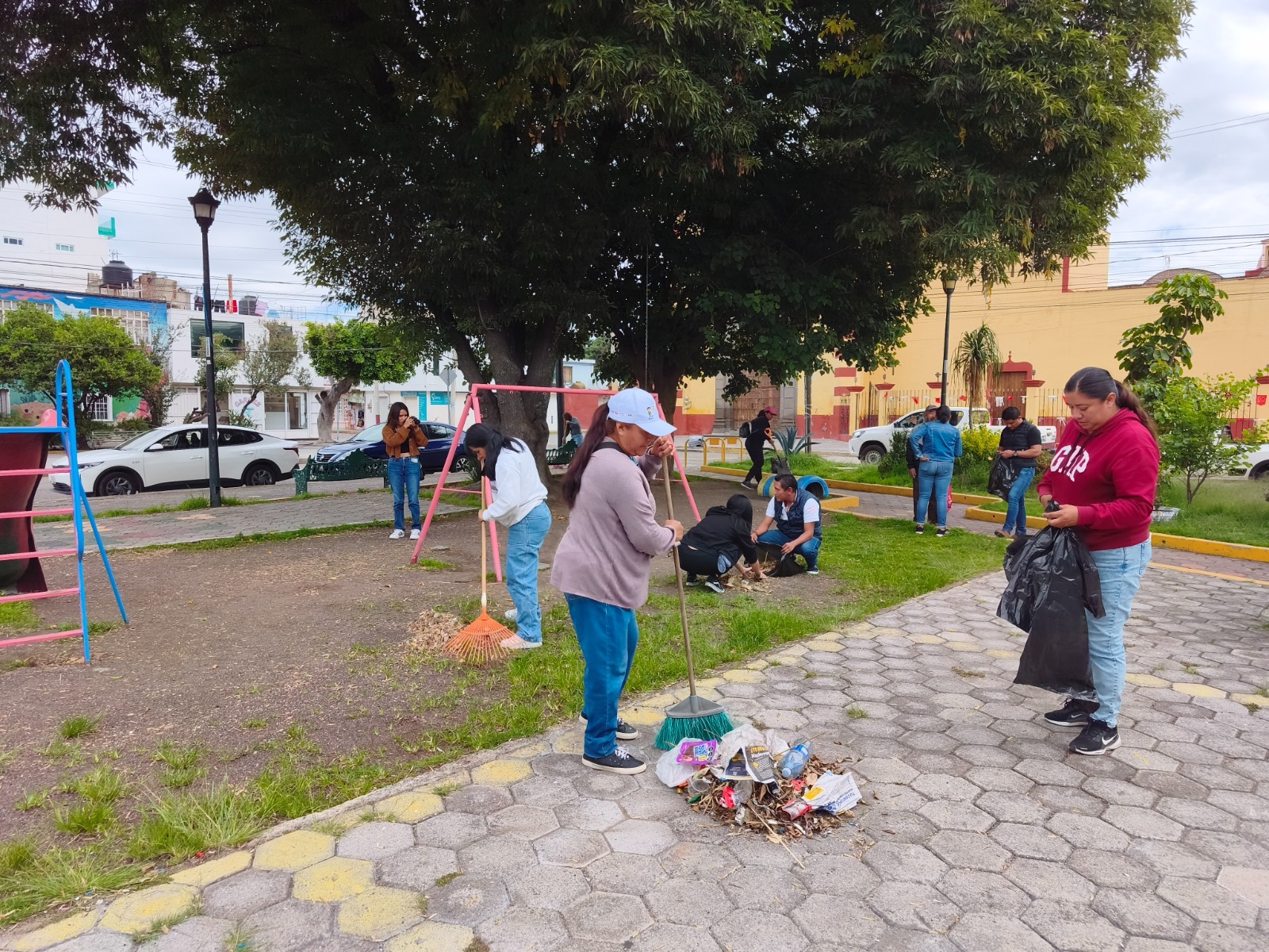 DIF Municipal y Sistema Estatal DIF impulsan jornada de faena en San Pedro Cholula