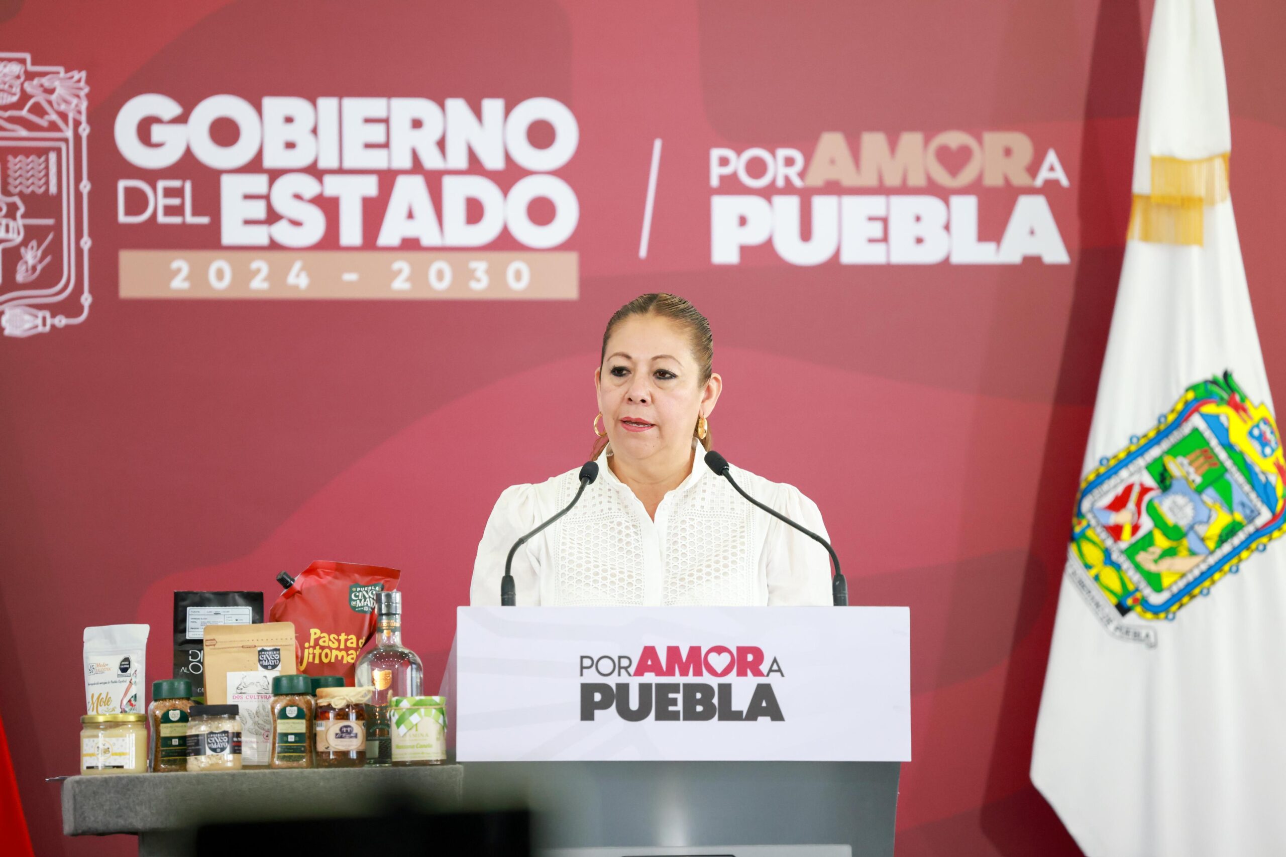 Garantiza Secretaría de Bienestar el suministro de vital líquido a familias poblanas