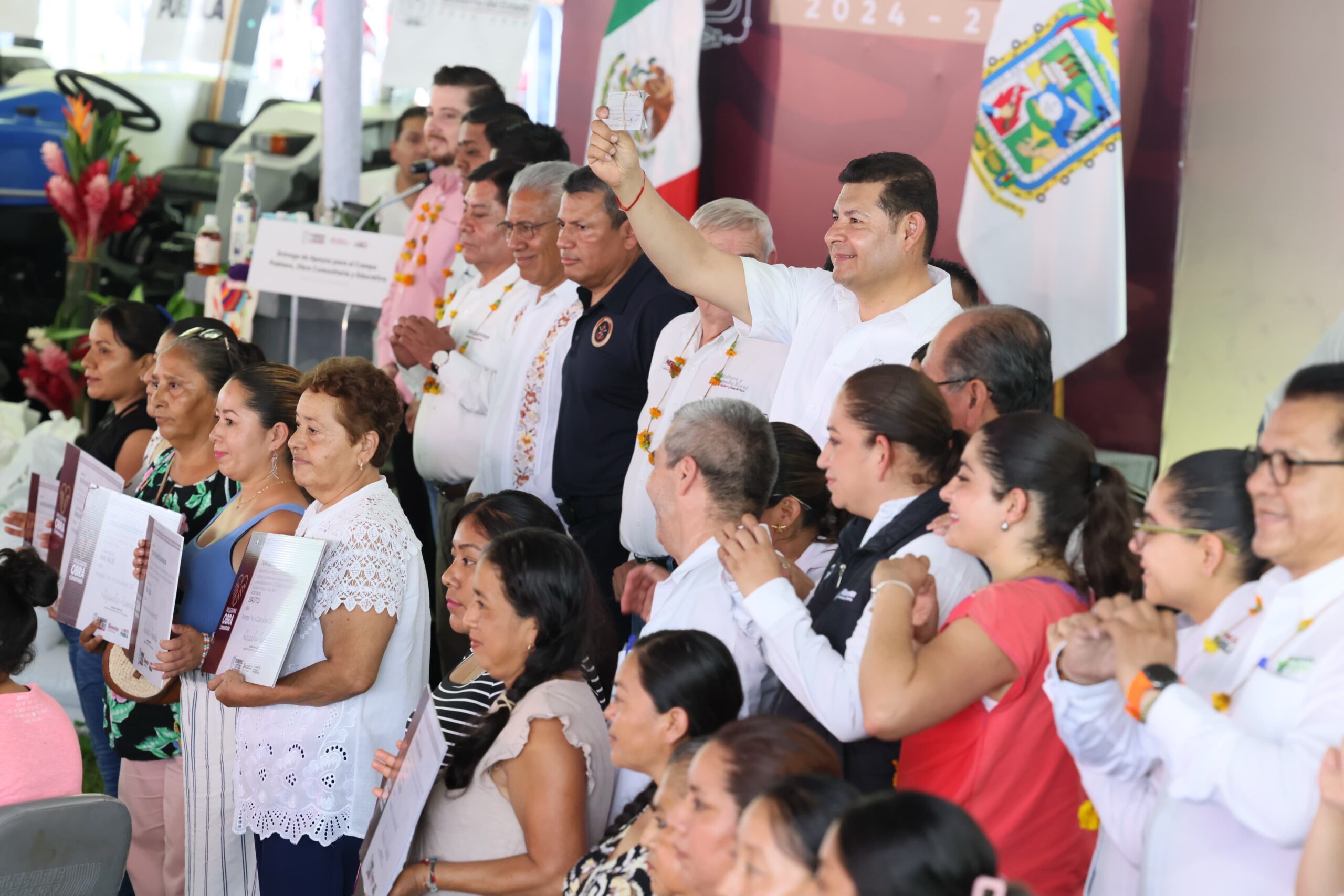 Recuperan gobierno federal y estatal escuelas afectadas por lluvias en Pantepec