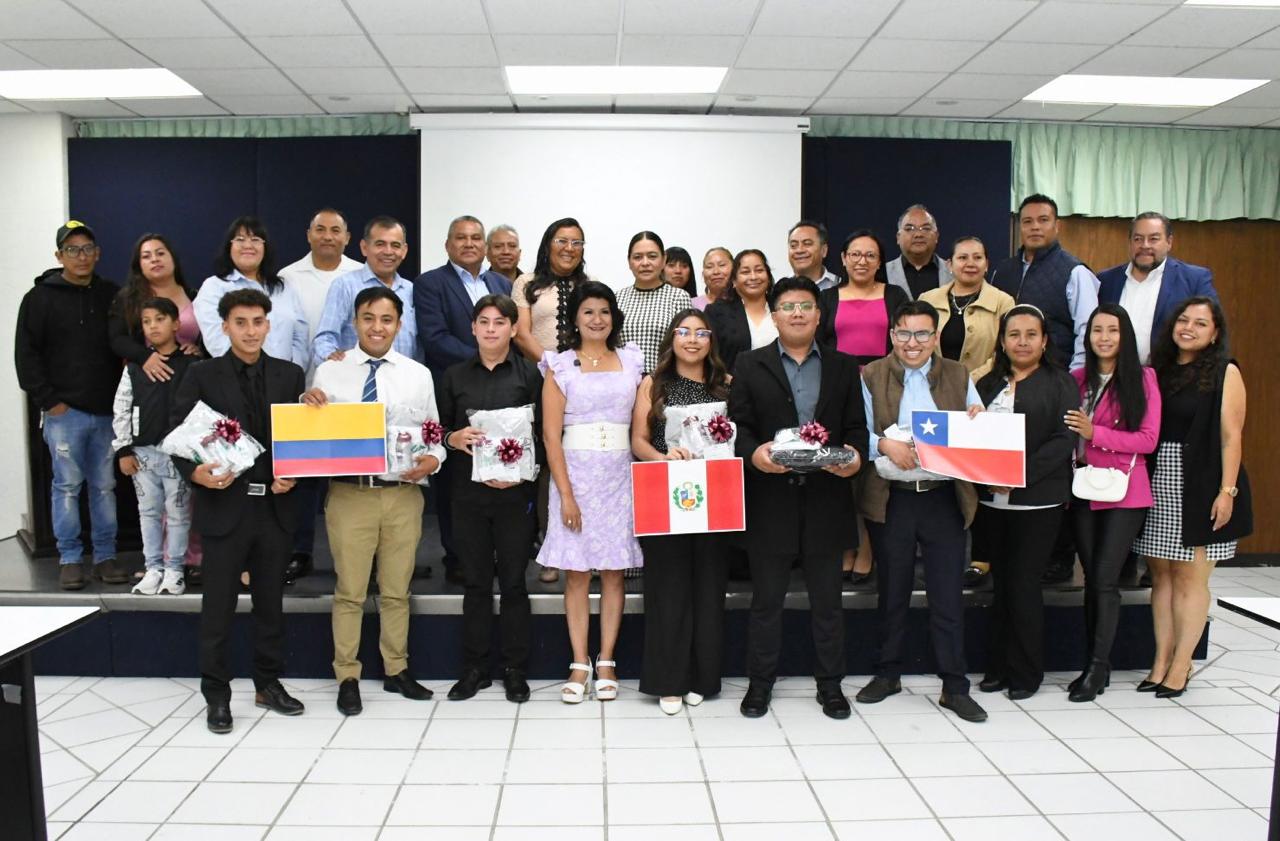 Representan seis estudiantes de UTH a Puebla en becas de Alianza del Pacífico