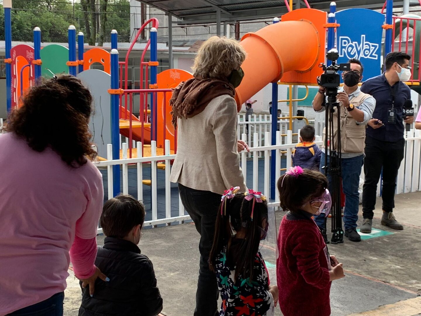 Tráfico escolar y restricciones vehiculares marcan el regreso a clases en el Valle de México