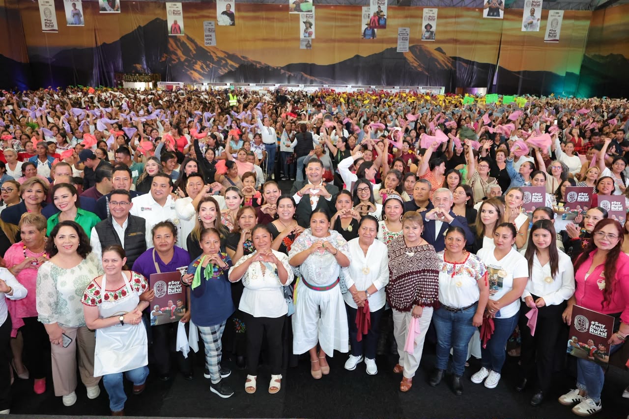 Mujeres rurales reciben apoyos sin precedentes y transforman con su talento la economía poblana