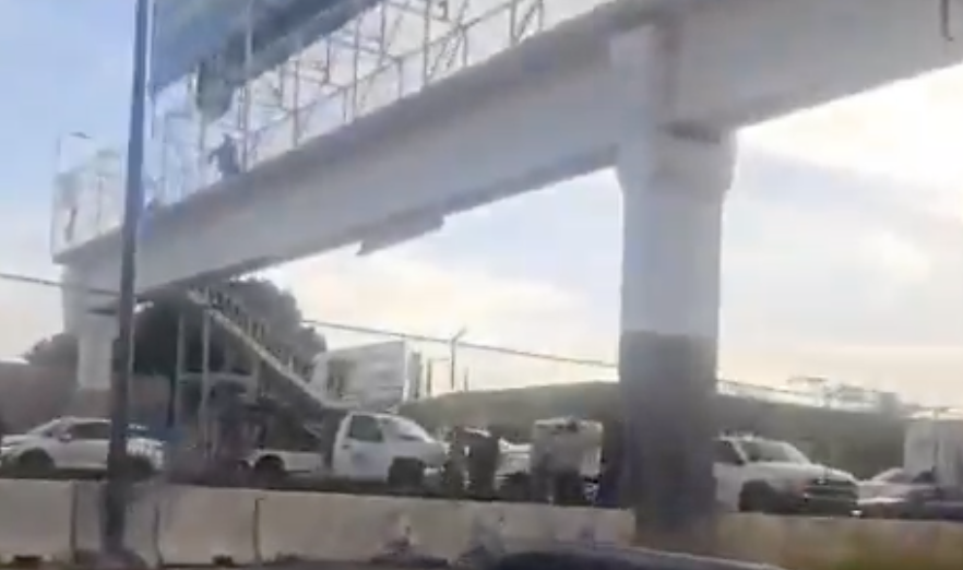 Protesta de grueros colapsa el tránsito en el Periférico Ecológico
