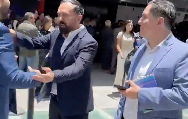 “¡No me toques!”; pleito entre Morena y PRI termina en jaloneos en el Senado