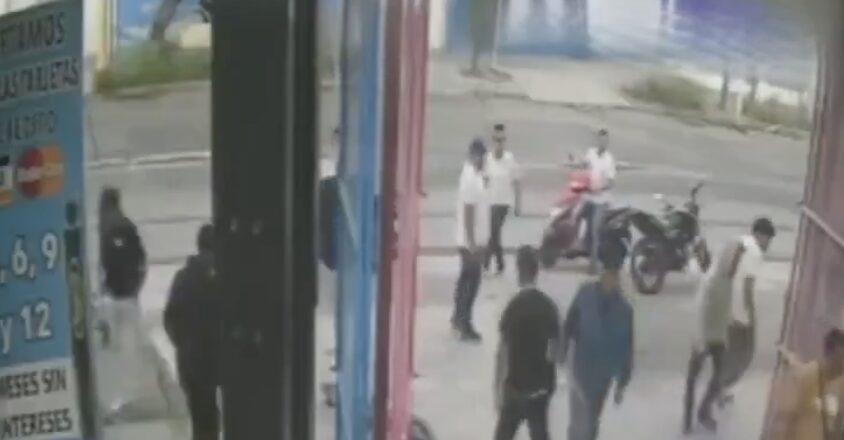 Cobro de piso habría provocado ataque a balazos contra negocio en Puebla