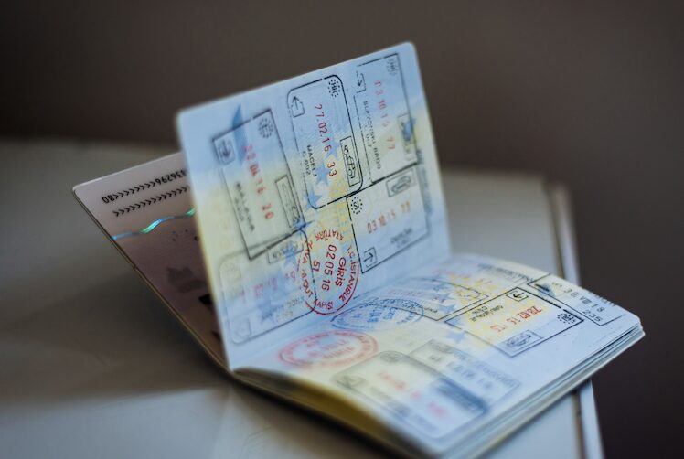 EUA prepara revocación masiva de visas a solicitantes de asilo