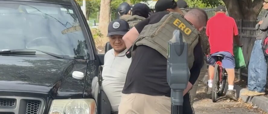 Arrestos migratorios de ICE alcanzan máximo mensual bajo segundo mandato de Trump