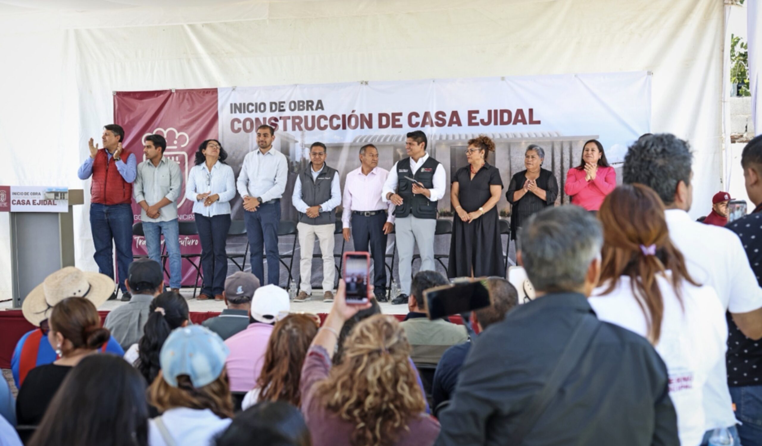Omar Muñoz inicia construcción de nueva Casa Ejidal