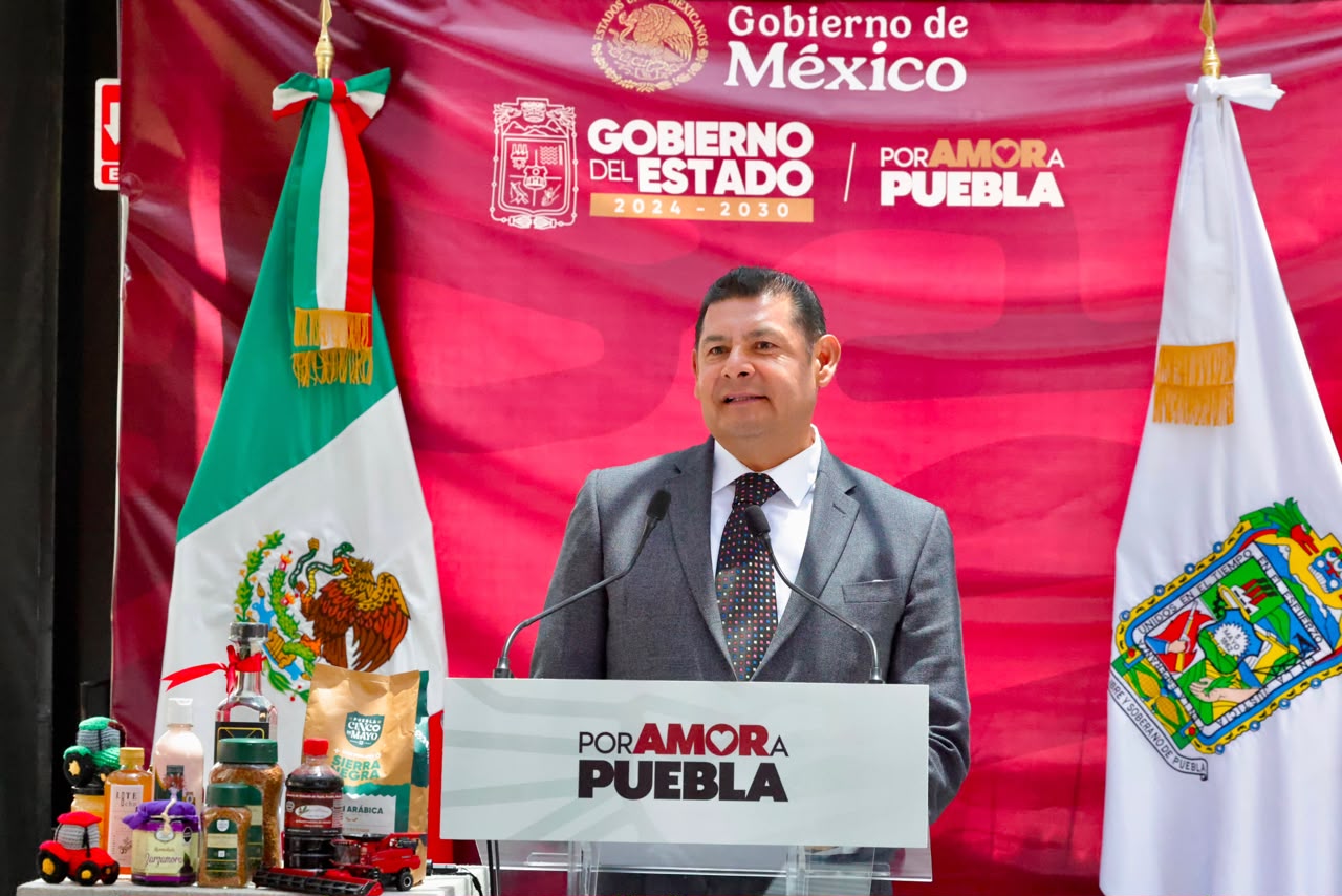 Gobierno Estatal transforma campo poblano con maquinaria, valor agregado y riqueza comunitaria
