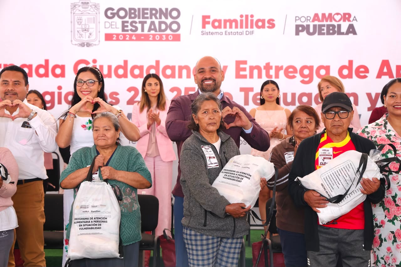 SEDIF fortalece atención a familias de la Sierra Negra con nuevos apoyos.