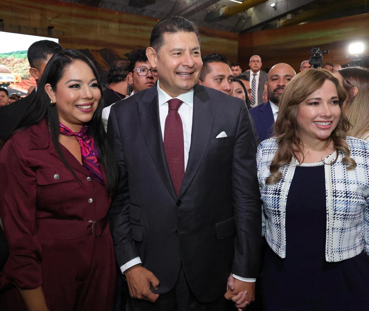 Tonantzin Fernández respalda informe de 600 días de gobierno de Alejandro Armenta en Puebla