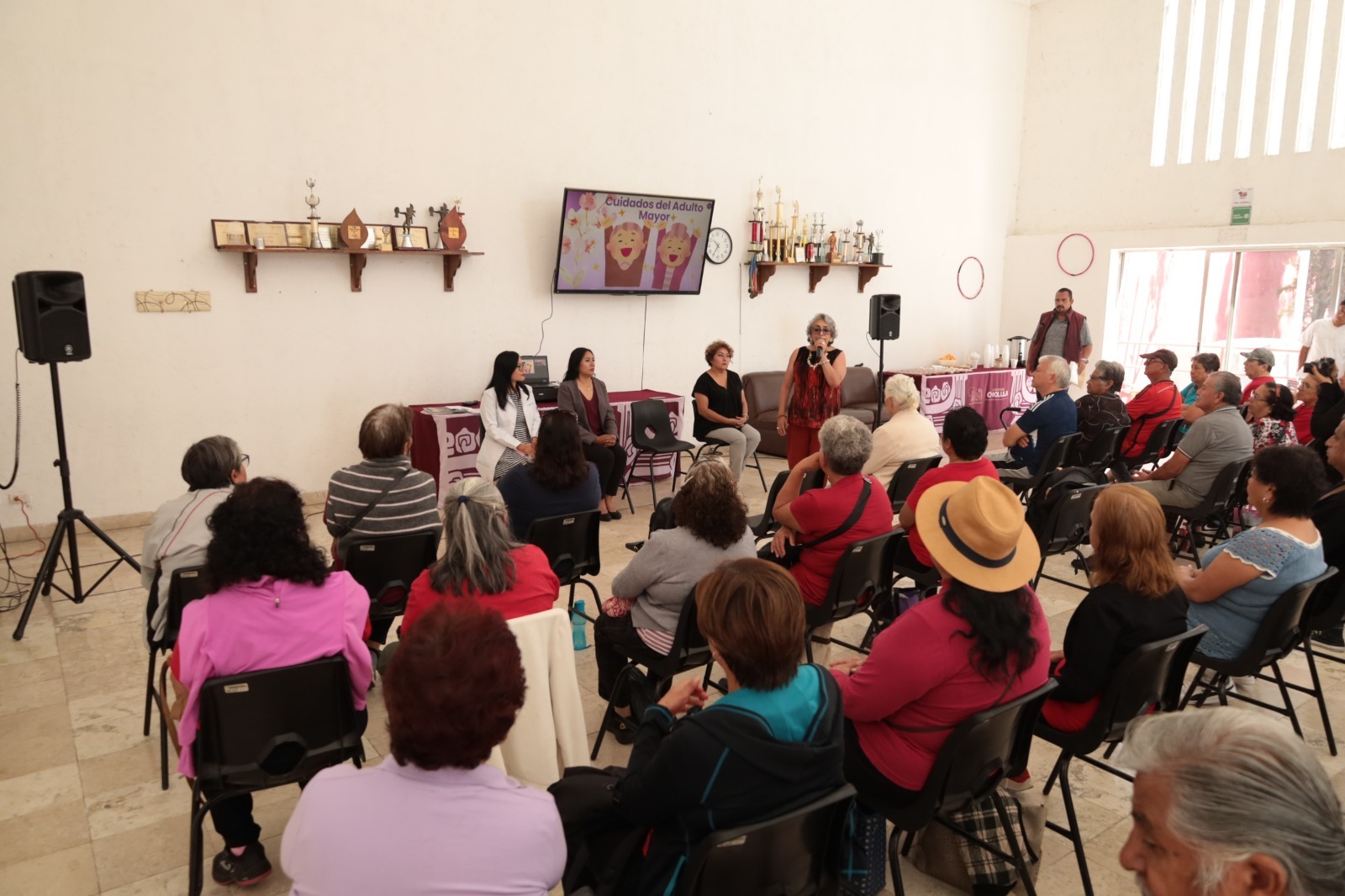 Con respaldo de Tonantzin Fernández, DIF San Pedro Cholula acerca servicios de salud a personas adultas mayores*