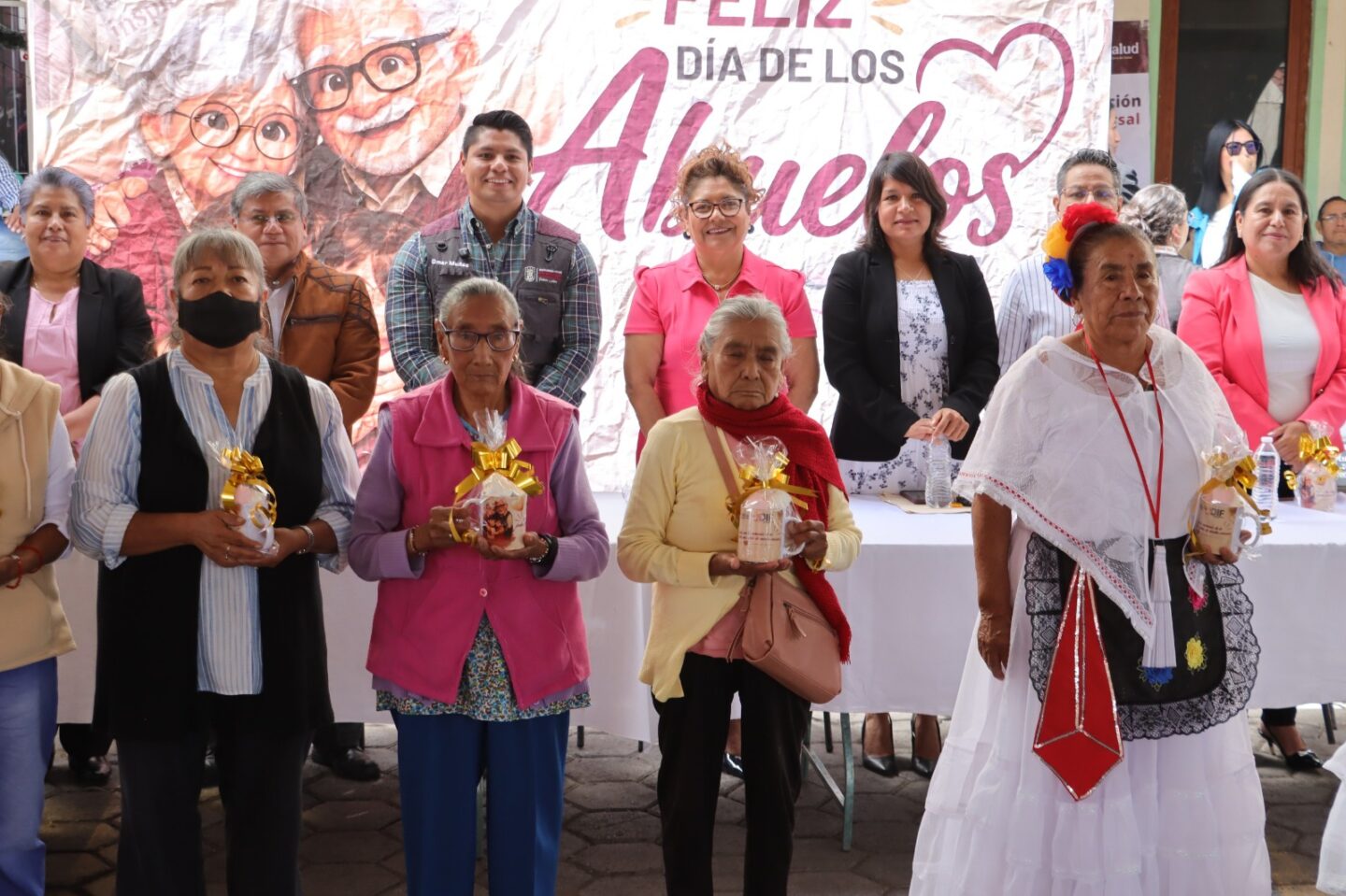 Cuautlancingo celebra el Día de los Abuelos con encuentro de convivencia en San Lorenzo Almecatla