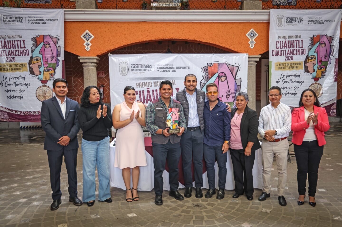 Omar Muñoz reconoce a jóvenes con Premios Cuāuhtli Cuautlancingo 2026