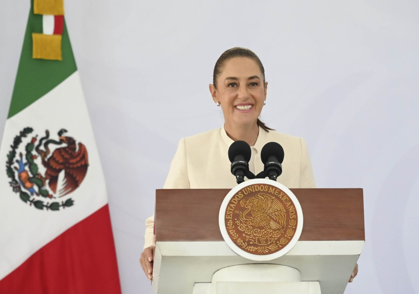 Puebla analiza adelantar a 2030 alternancia de género; Sheinbaum pide revisar su constitucionalidad
