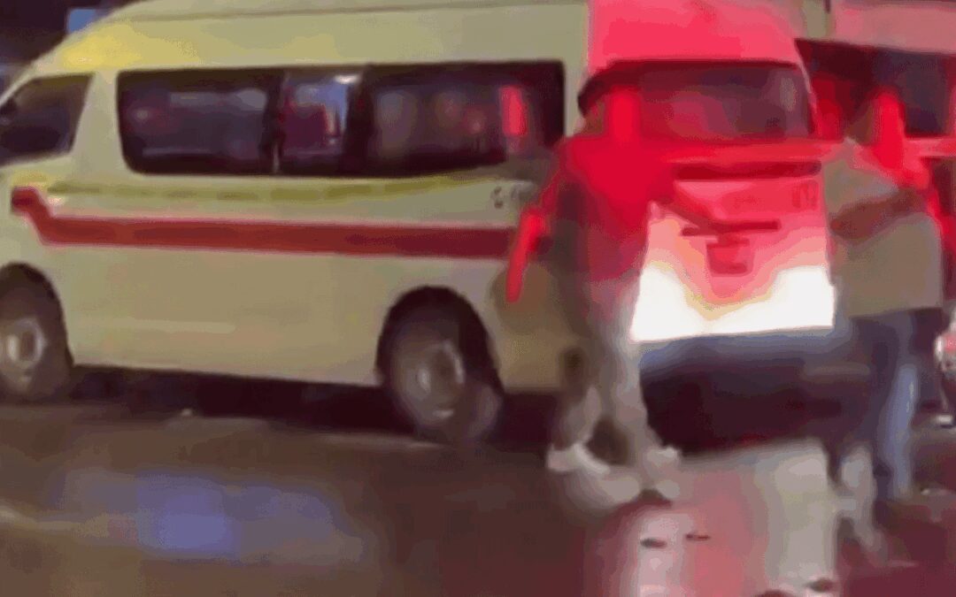 Investigan muerte de una persona al interior de un autobús en la zona del Mercado Hidalgo