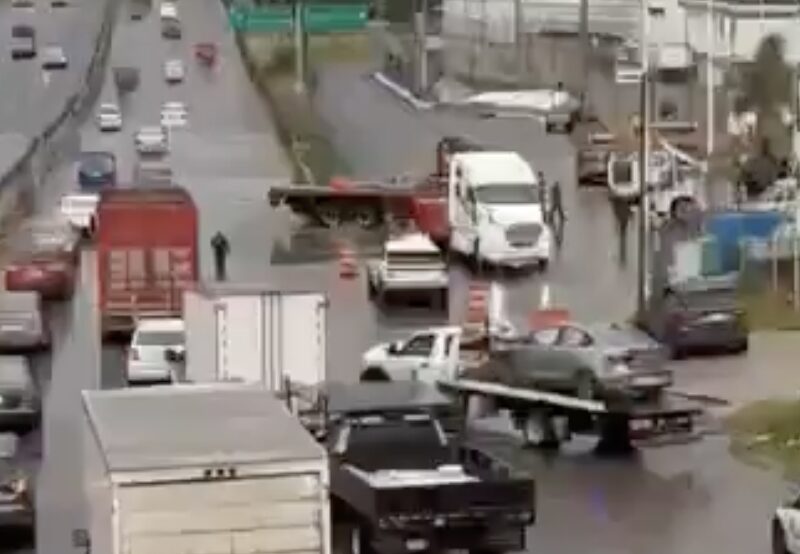 Lluvia y choque múltiple complican la circulación entre Santa Ana y Puebla