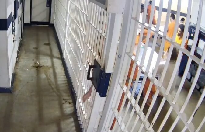 Un lápiz fue suficiente: reo escapa de cárcel en EU, pero cae minutos después