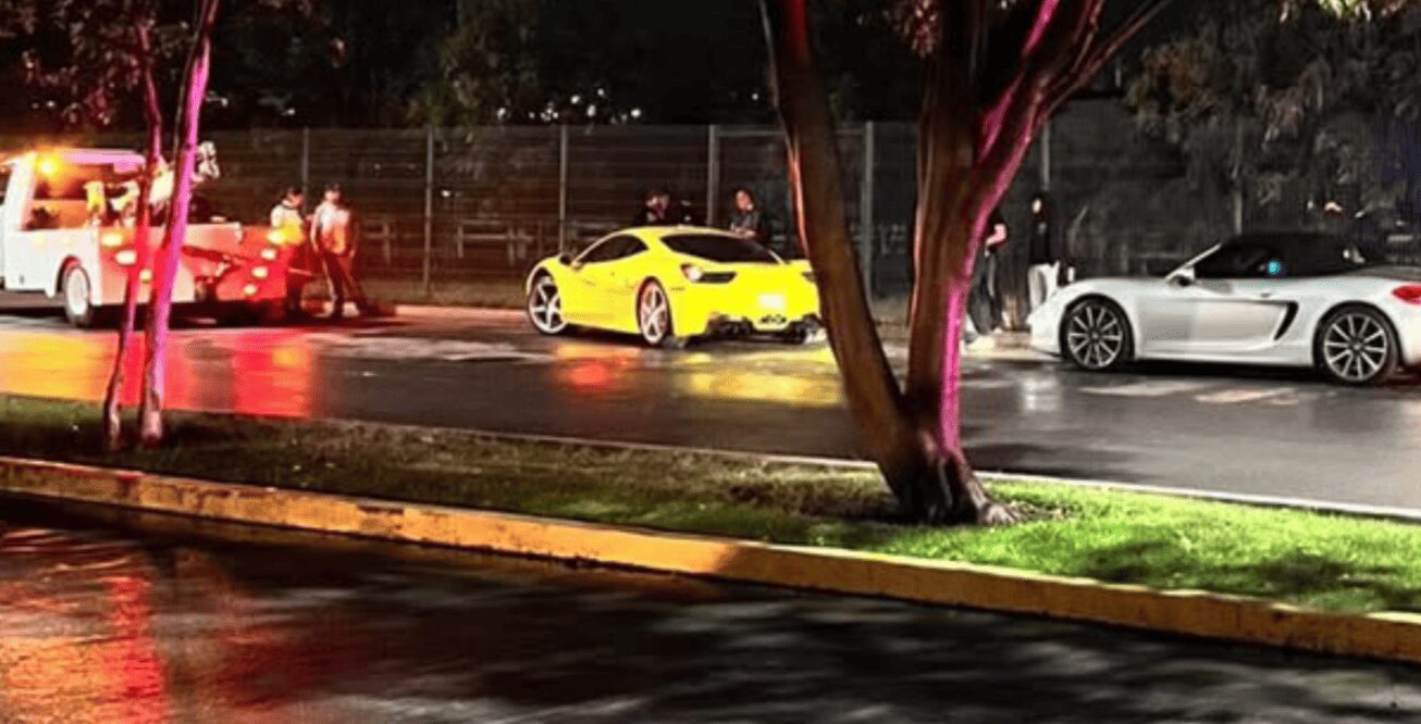 Ferrari 458 termina contra reja de centro hípico en Lomas de Angelópolis