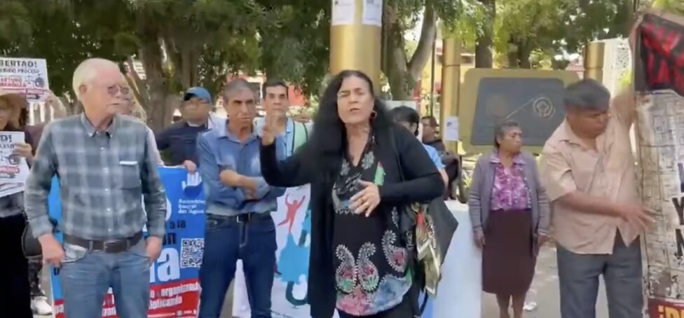 Protestan en Puebla por detención de Hugo Arturo Mendoza, opositor al Cablebús
