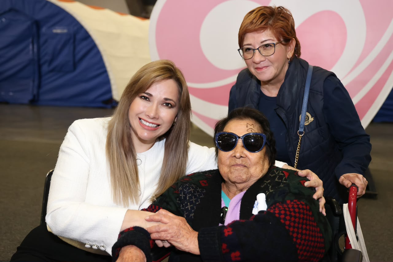 Cirugías gratuitas devuelven la vista y transorman la vida de las familias poblanas