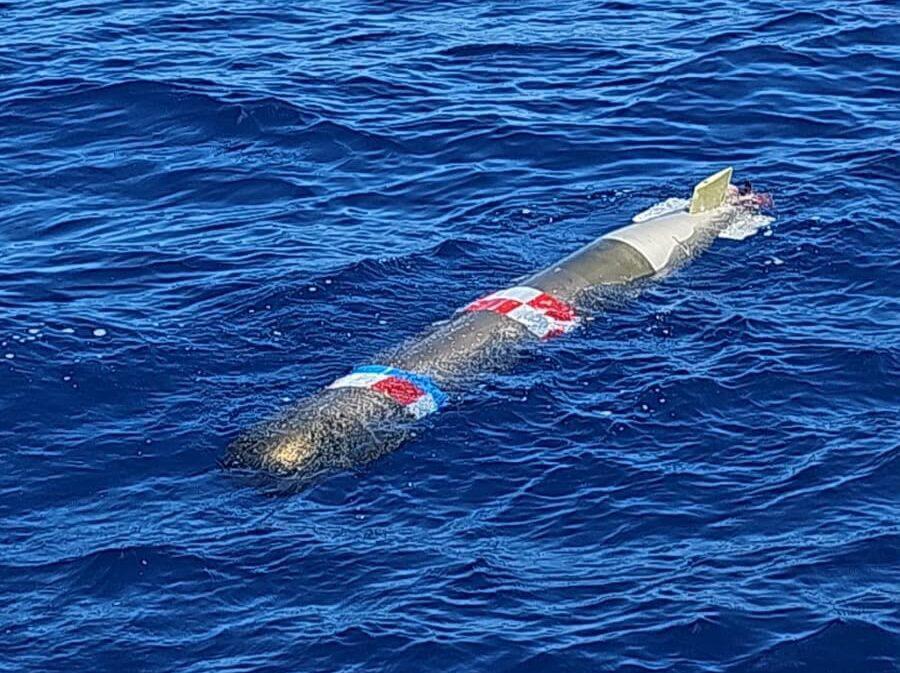 Hallan artefacto militar a la deriva frente a Ensenada; era un torpedo de entrenamiento