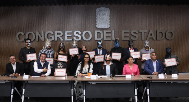 Reconoce Congreso del Estado trayectoria y aportaciones de exponentes de la lucha libre poblana 