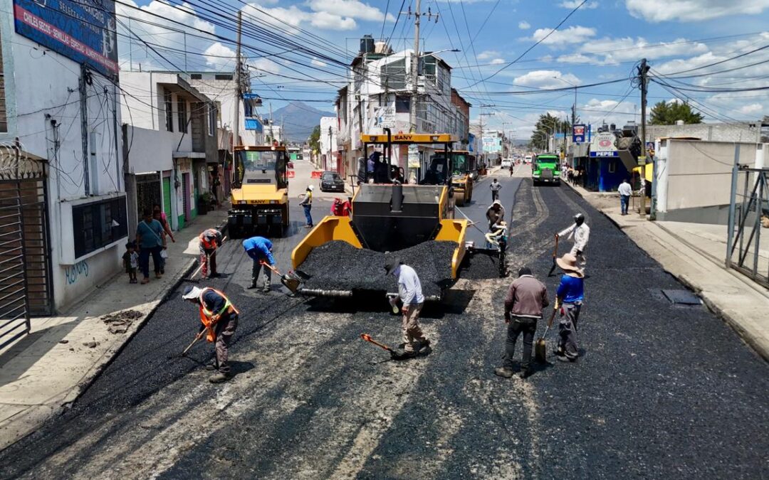 Gobierno del Estado pavimenta la calle San Alfonso en la capital poblana