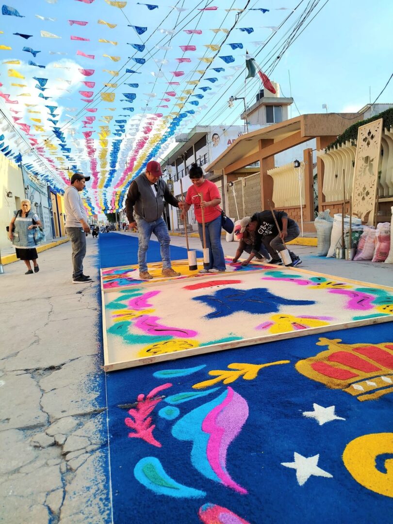 “La Noche Mágica” de Acatzingo mostrará más de 9 kilómetros de alfombras artísticas