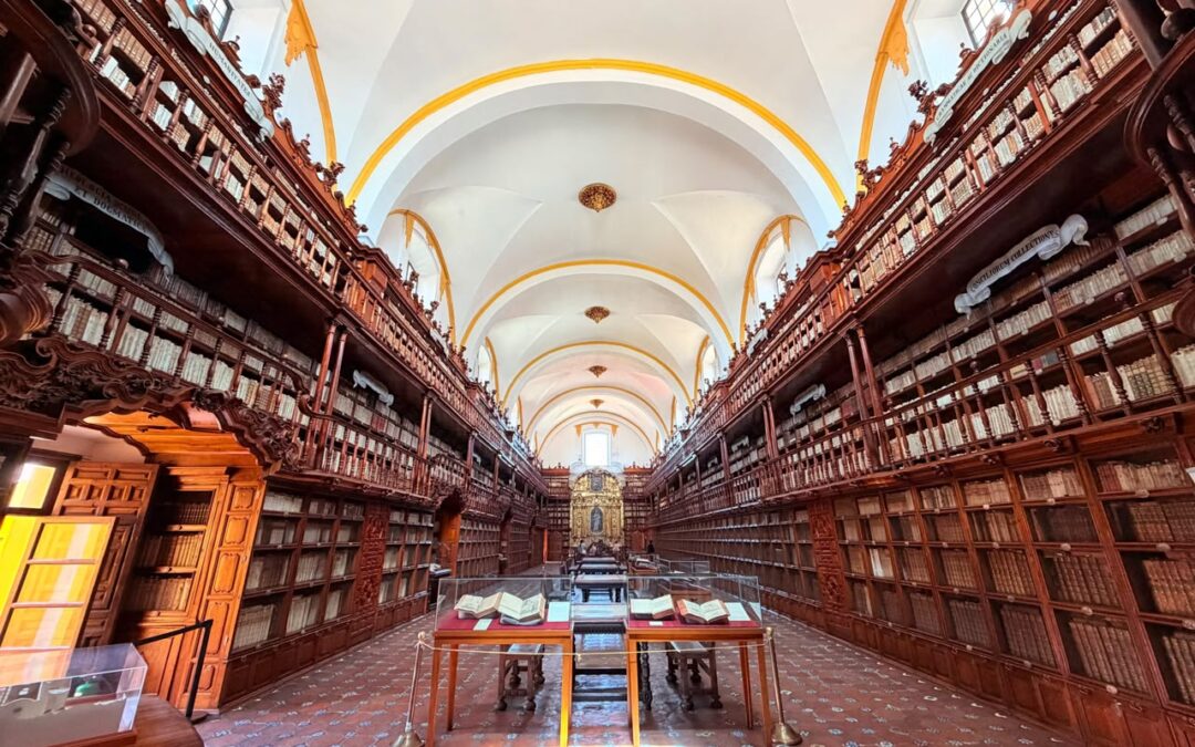 La Biblioteca Palafoxiana celebra 380 años de ser memoria viva de puebla.