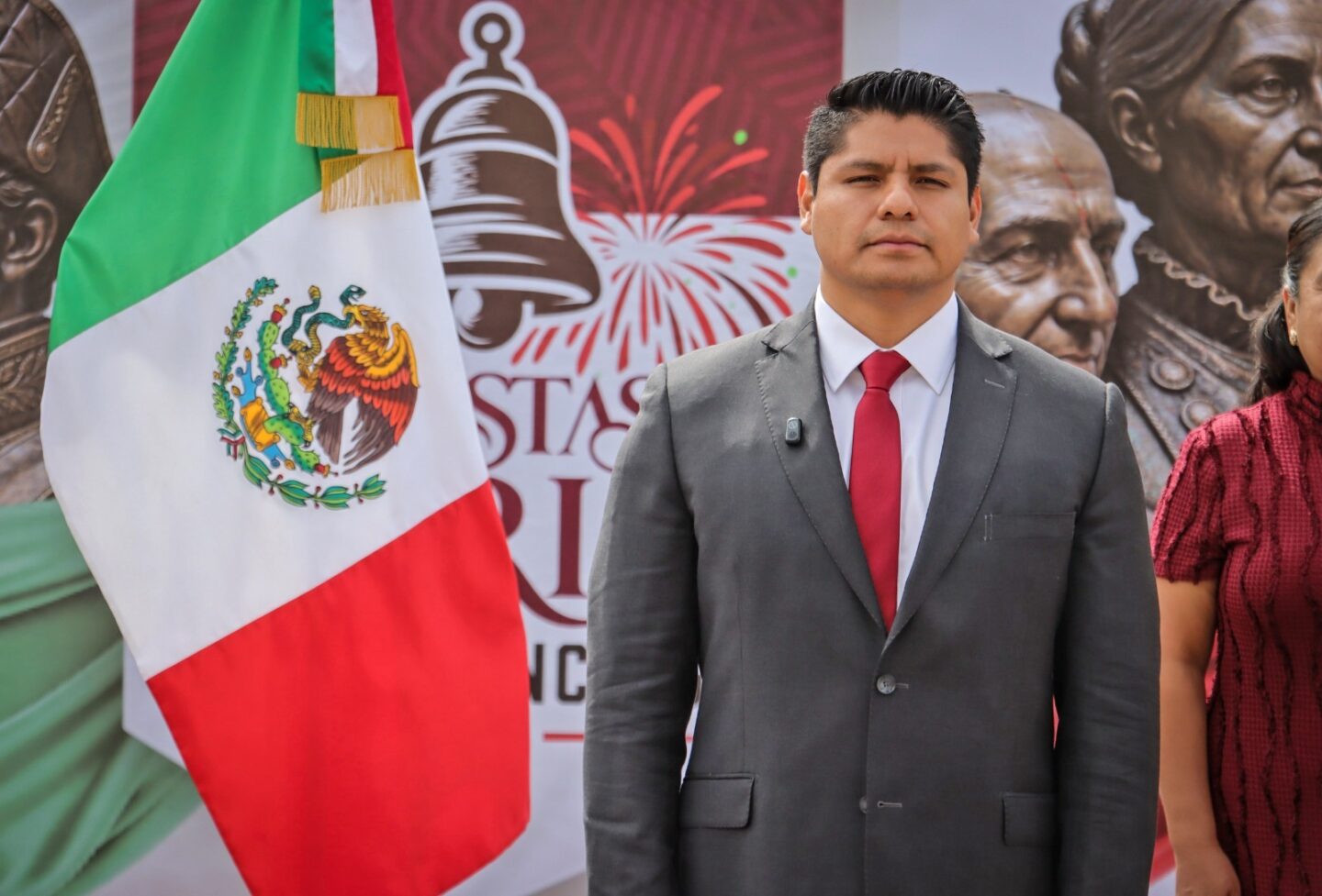 Omar Muñoz preside ceremonia por Independencia de México