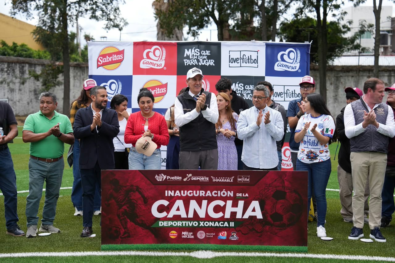 Inaugura Pepe Chedraui y love.fútbol cancha de futbol 7 en el Deportivo Xonaca II