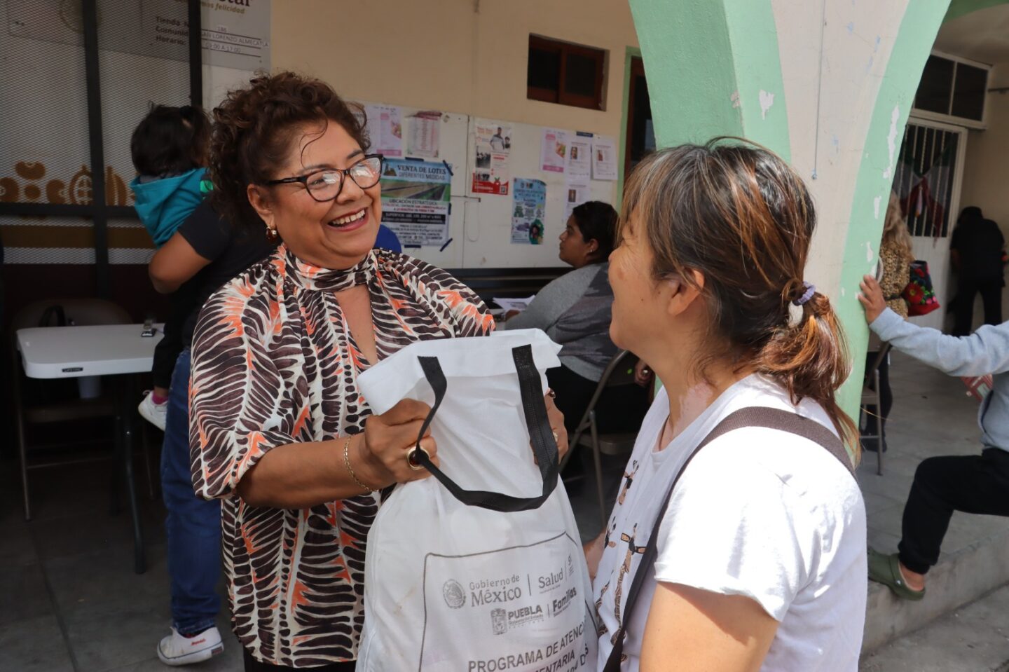 Tere Alfaro acompaña la Segunda Entrega de Apoyos Alimentarios 2026 en San Lorenzo Almecatla, Cuautlancingo